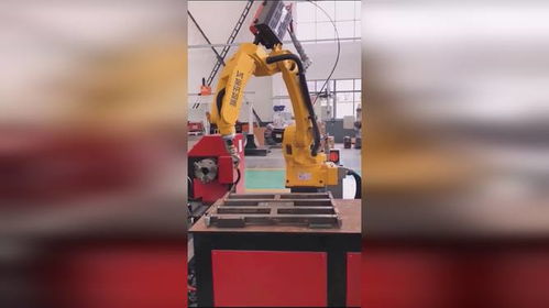自动化机械臂焊接,一台机器仅售30万,电焊工要失业了吗